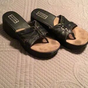 Arizona Jean Company Women's vintage platform wedge thong sandals.